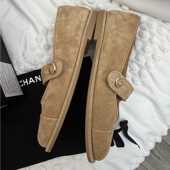 CHANEL Teddy Shearling Mary Janes Beige 38 BNIB SOLD OUT - Picture 7 of 12